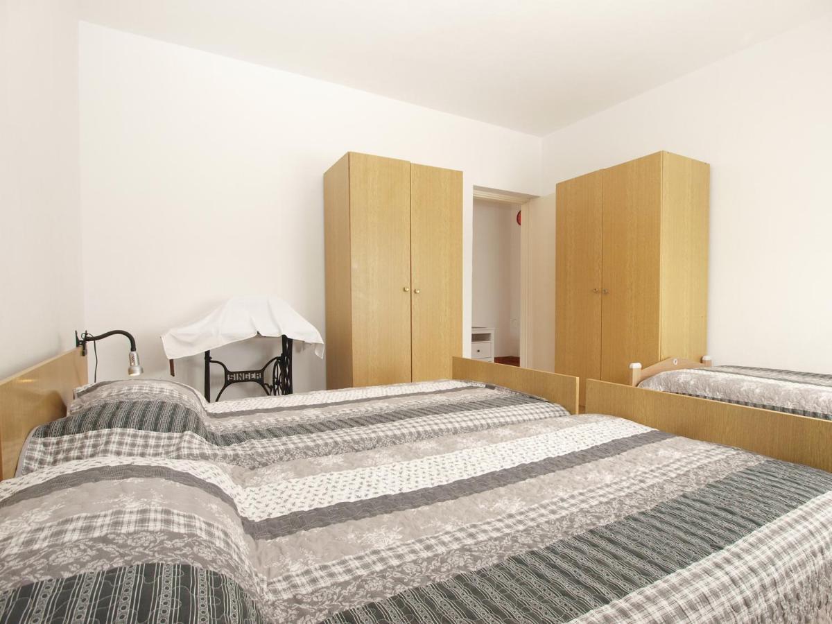 Apartment Slavica 2010 プーラ エクステリア 写真