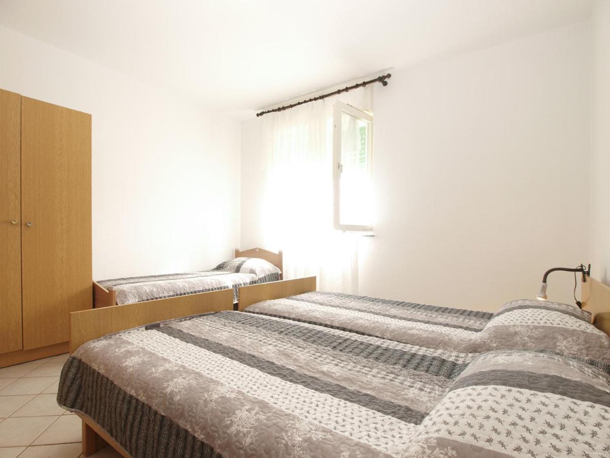Apartment Slavica 2010 プーラ エクステリア 写真
